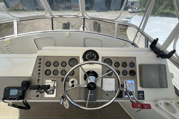 Deep Blues 37ft Carver Yacht For Sale