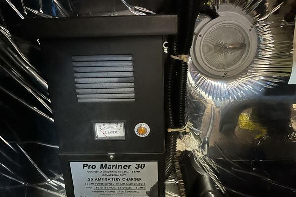 Deep Blues 37ft Carver Yacht For Sale