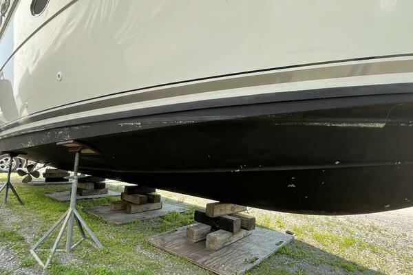 Deep Blues 37ft Carver Yacht For Sale