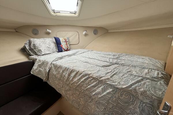 Deep Blues 37ft Carver Yacht For Sale