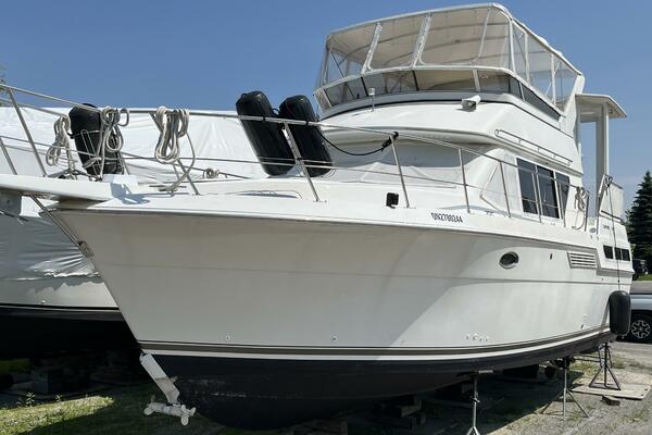 Deep Blues 37ft Carver Yacht For Sale