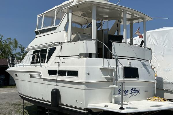 Deep Blues 37ft Carver Yacht For Sale