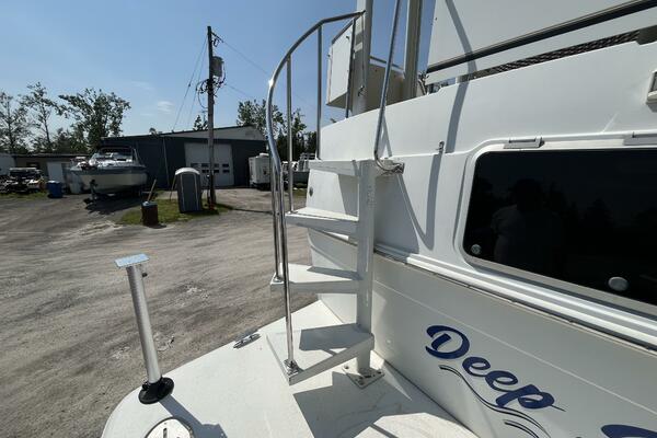 Deep Blues 37ft Carver Yacht For Sale