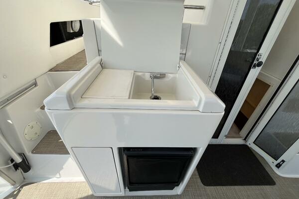 Deep Blues 37ft Carver Yacht For Sale