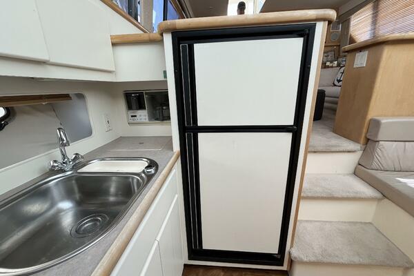 Deep Blues 37ft Carver Yacht For Sale