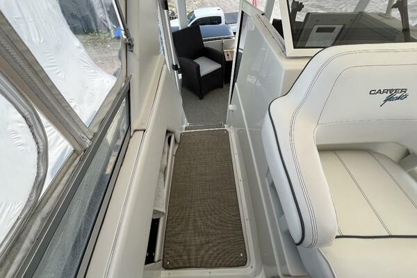 Deep Blues 37ft Carver Yacht For Sale