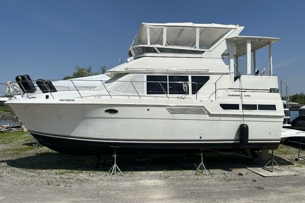 Deep Blues 37ft Carver Yacht For Sale