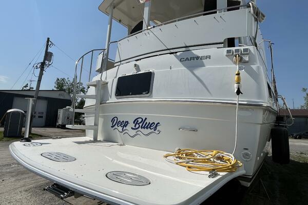 Deep Blues 37ft Carver Yacht For Sale