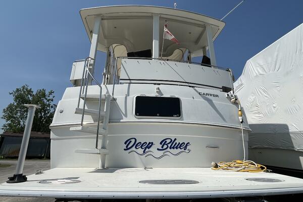 Deep Blues 37ft Carver Yacht For Sale