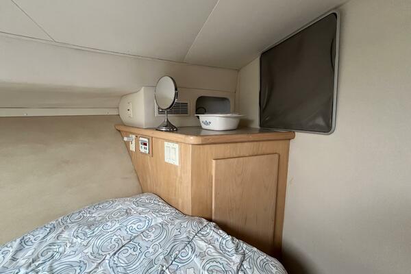 Deep Blues 37ft Carver Yacht For Sale