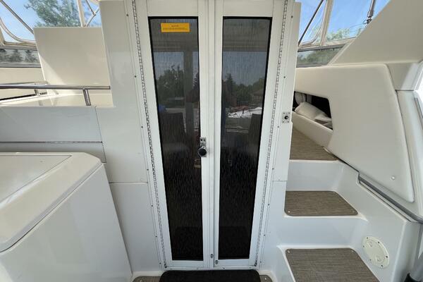 Deep Blues 37ft Carver Yacht For Sale