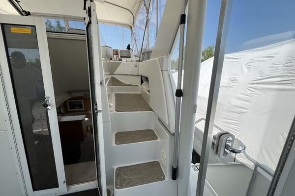 Deep Blues 37ft Carver Yacht For Sale