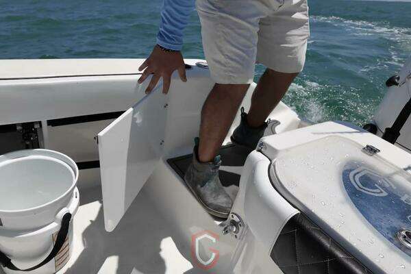 CG Boat Works 35 M-Series Yacht For Sale