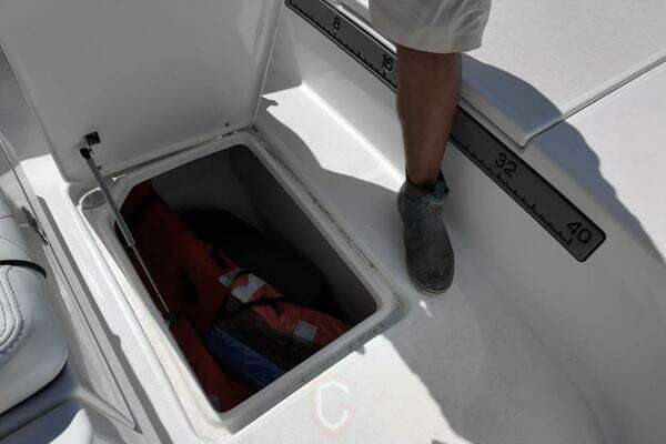 CG Boat Works 35 M-Series Yacht For Sale