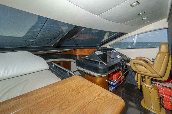 Azimut Flybridge Yacht For Sale