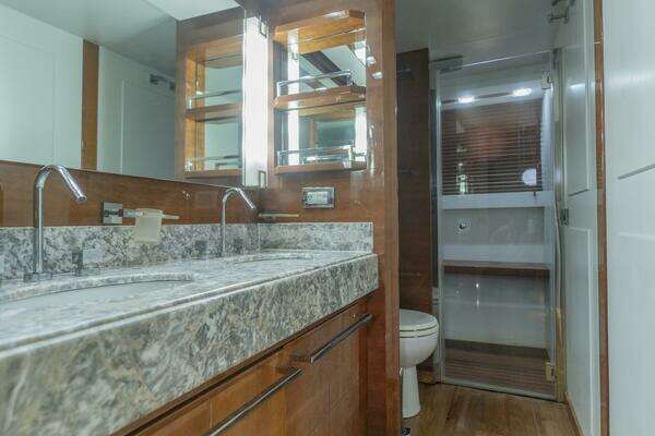 Azimut Flybridge Yacht For Sale
