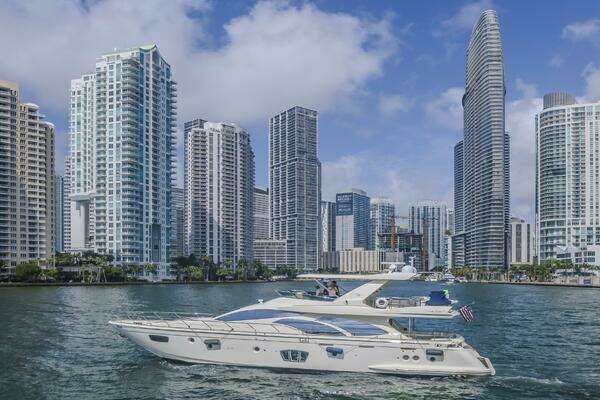 Azimut Flybridge Yacht For Sale