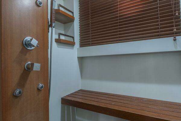 Azimut Flybridge Yacht For Sale