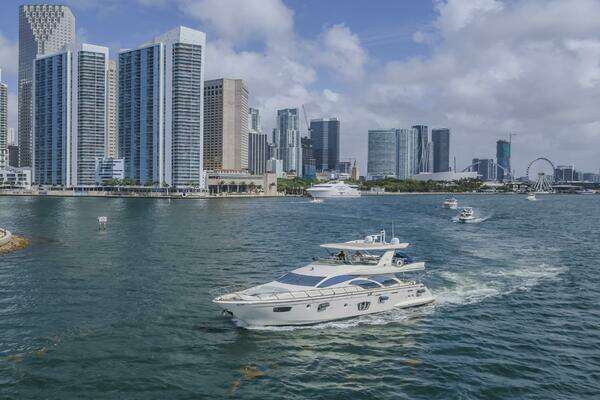 Azimut Flybridge Yacht For Sale