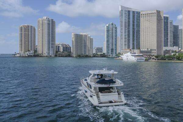 Azimut Flybridge Yacht For Sale