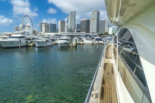 Azimut Flybridge Yacht For Sale