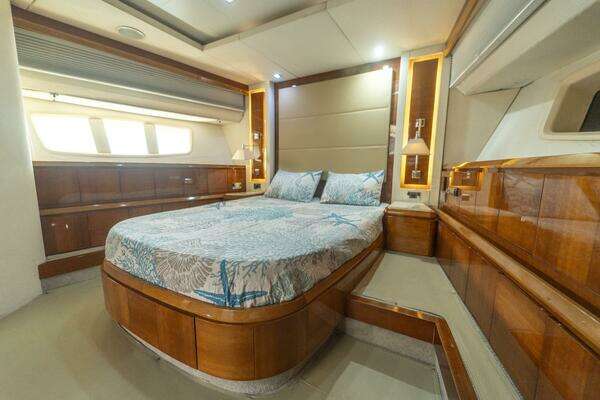 Azimut Flybridge Yacht For Sale