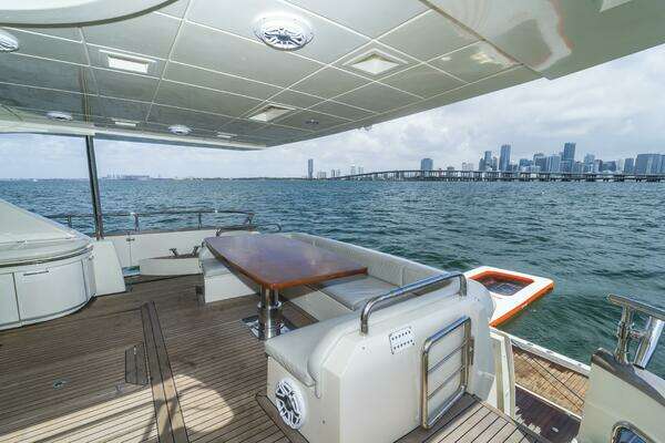 Azimut Flybridge Yacht For Sale