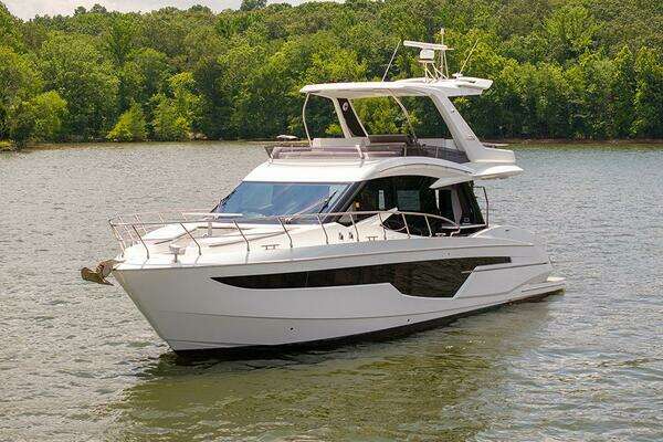 Galeon 500 Fly Yacht For Sale