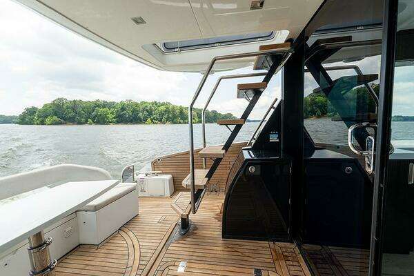 Galeon 500 Fly Yacht For Sale
