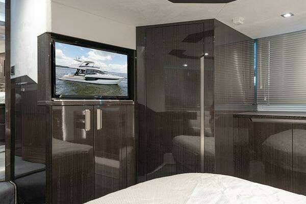 Galeon 500 Fly Yacht For Sale