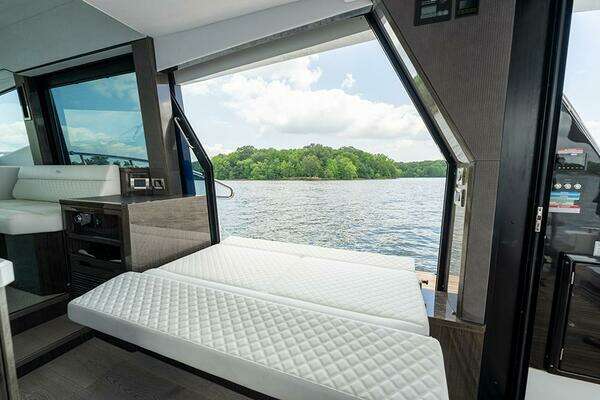 Galeon 500 Fly Yacht For Sale