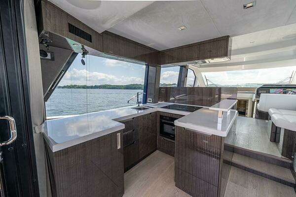 Galeon 500 Fly Yacht For Sale