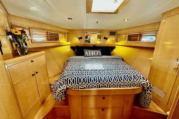 Jefferson 52 Pilot House Yacht For Sale