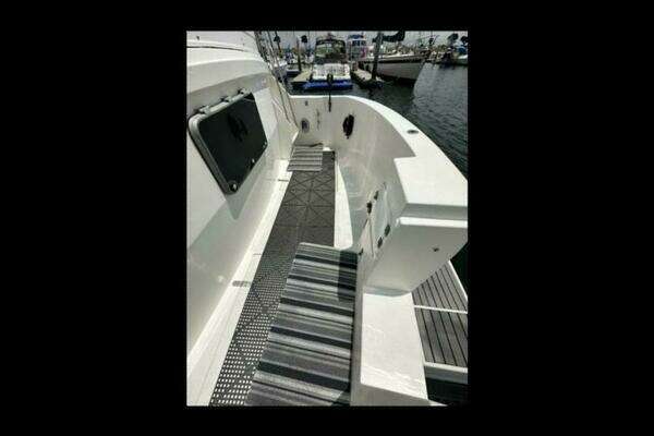 Jefferson 52 Pilot House Yacht For Sale