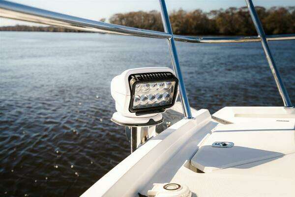 Galeon 425 HTS Yacht For Sale