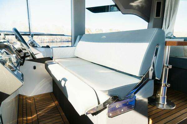 Galeon 425 HTS Yacht For Sale
