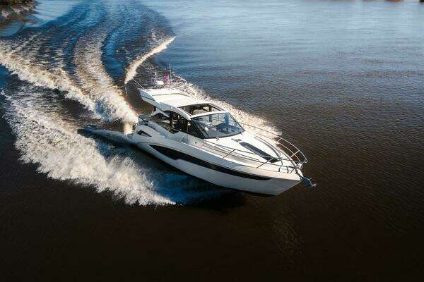 Galeon 425 HTS Yacht For Sale