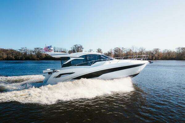 Galeon 425 HTS Yacht For Sale