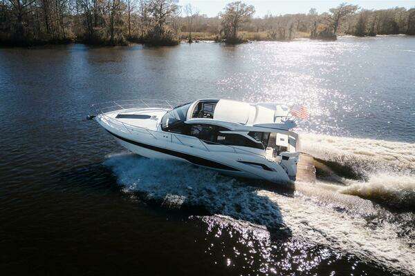 Galeon 425 HTS Yacht For Sale