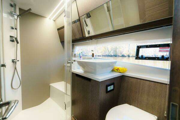 Galeon 425 HTS Yacht For Sale