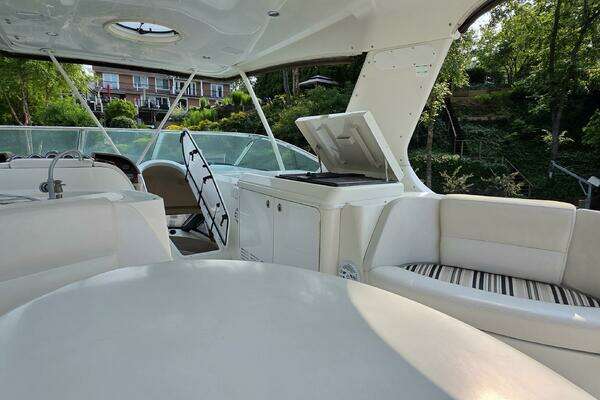 Carver Voyager Yacht For Sale