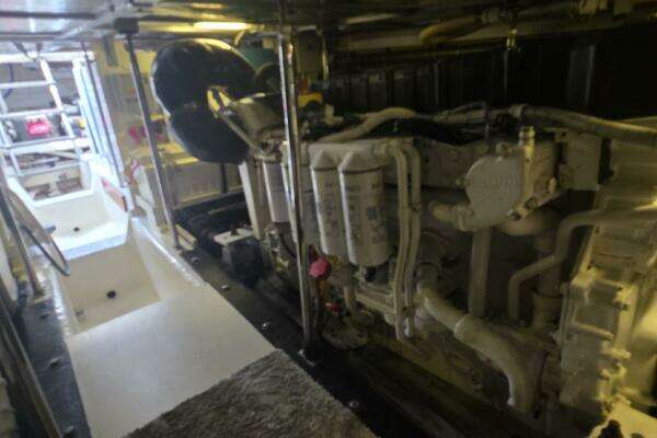 Carver Voyager Yacht For Sale