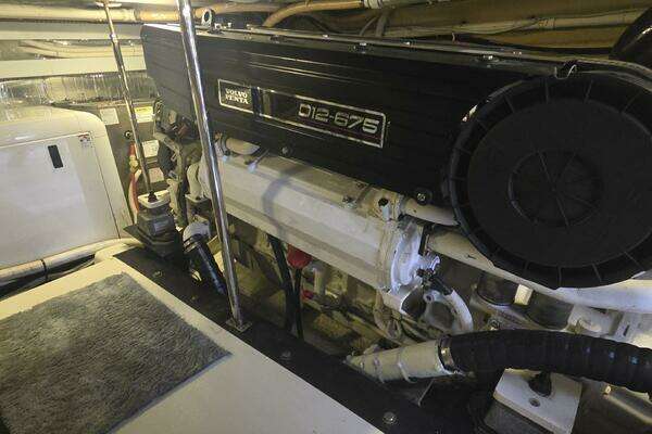 Carver Voyager Yacht For Sale