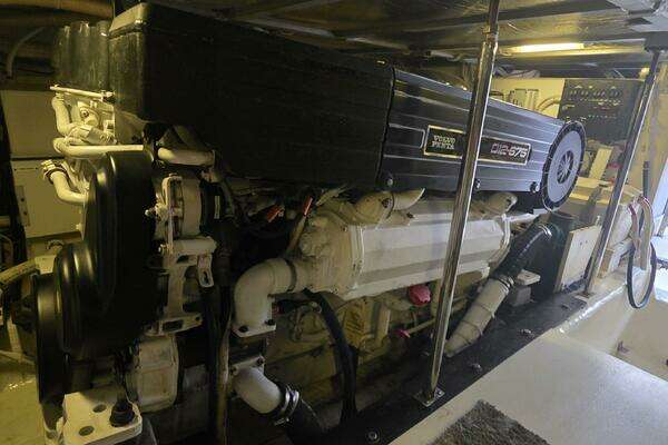 Carver Voyager Yacht For Sale