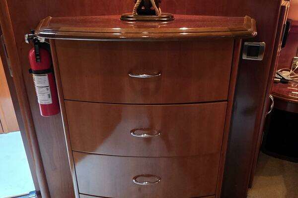 Carver Voyager Yacht For Sale