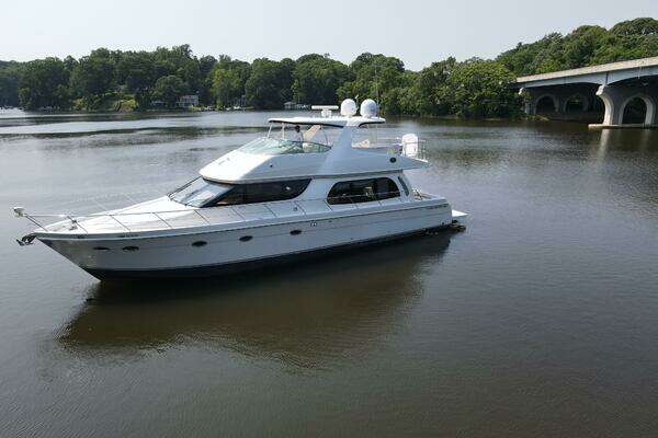 Carver Voyager Yacht For Sale