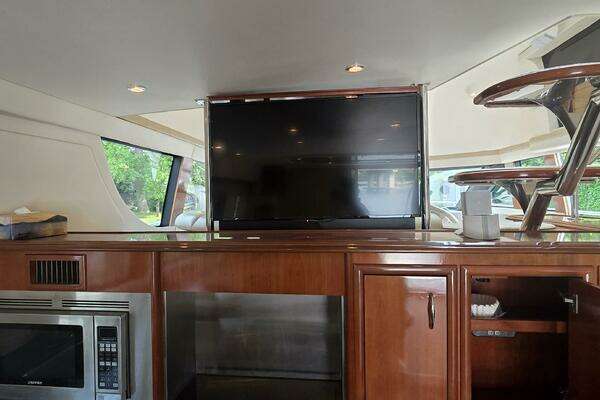 Carver Voyager Yacht For Sale