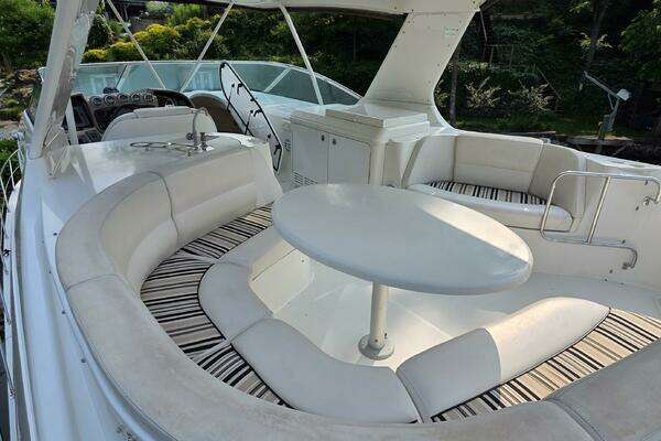 Carver Voyager Yacht For Sale