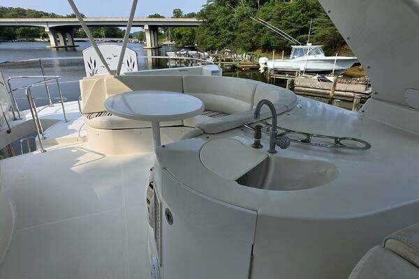 Carver Voyager Yacht For Sale