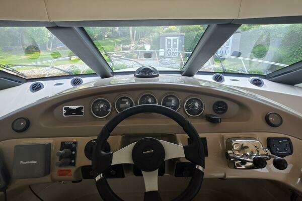 Carver Voyager Yacht For Sale